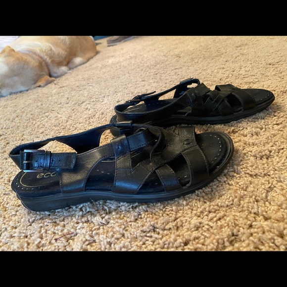 Ecco size 8 walking sandals - Picture 5 of 5